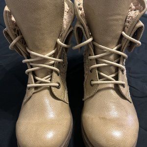 Rock & Candy by Zigi Lace Foldover Ankle Boots Womens Size 6 1/2 #328